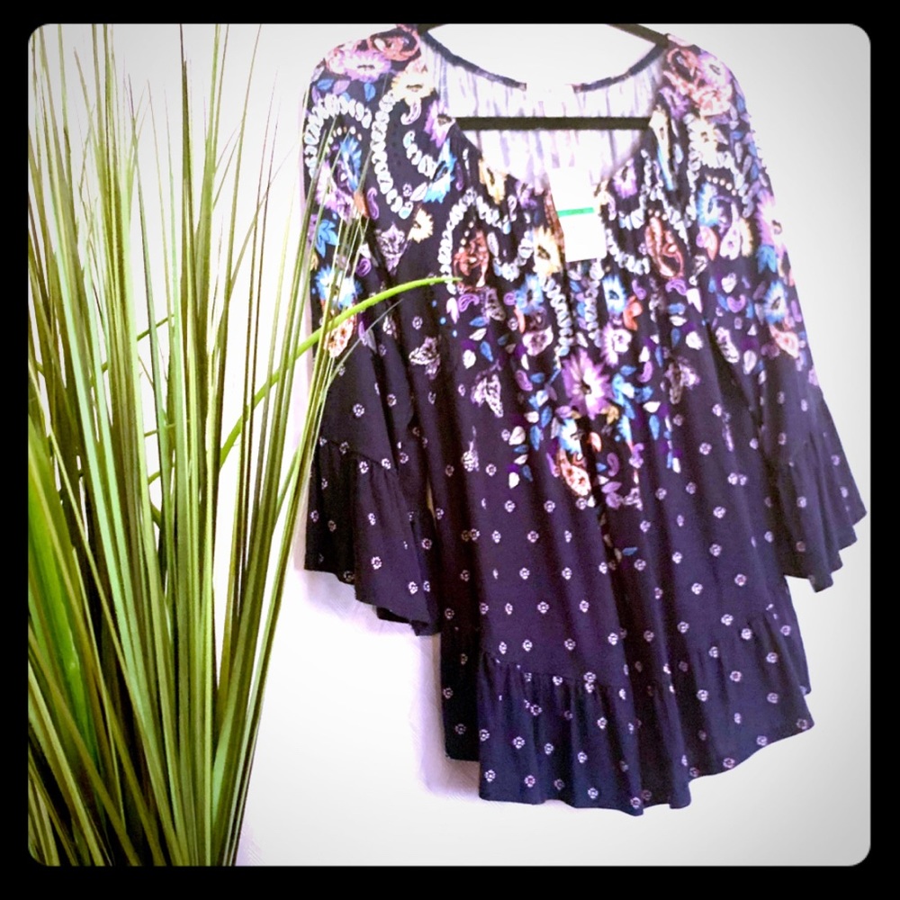 🌹must go! Wide neck colored shirt NWT